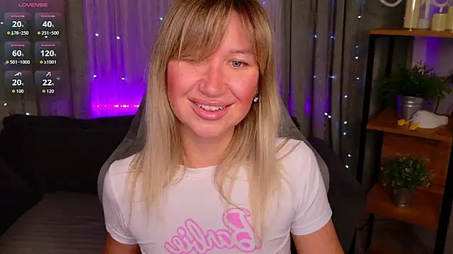 MilaBott online show from April 6, 7:48 pm