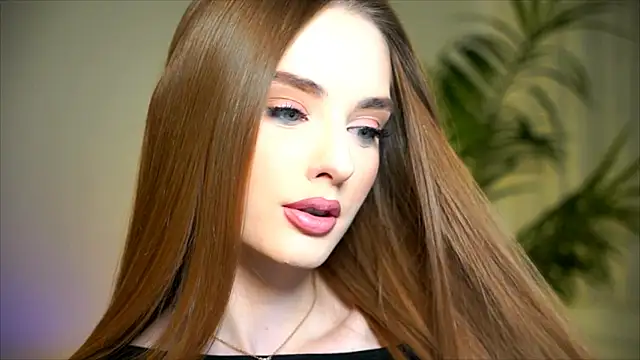 petitegonwiild online show from November 17, 10:32 pm