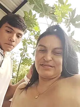 Horny-Mommy-Dirty online show from December 16, 8:15 pm