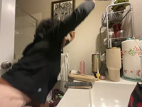 wynterheat online show from March 31, 5:07 am