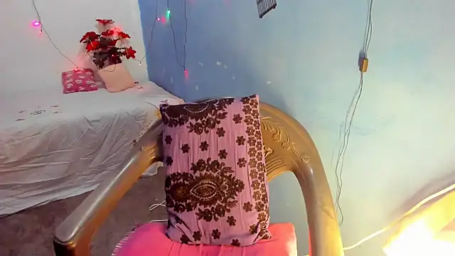 aarjulove online show from November 5, 12:43 pm