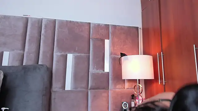 Nia Bunny online show from March 30, 1:11 pm