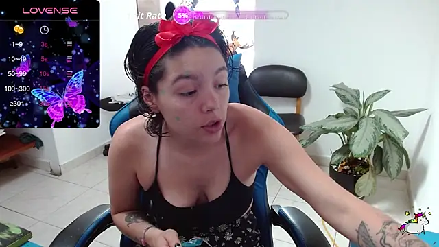 TRIXIE TANG28 online show from April 10, 8:04 pm