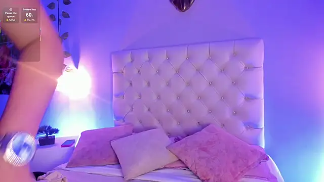 ZoeHarris online show from September 15, 12:13 pm