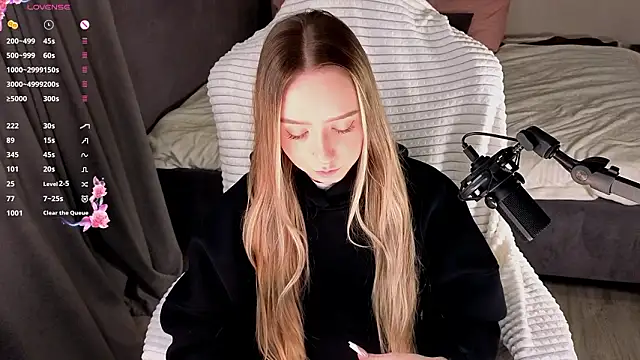 HollisBeckett online show from February 20, 3:05 am