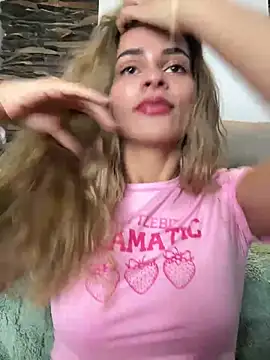 cuteluci  online show from March 11, 11:14 am