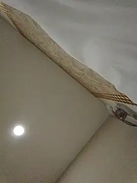 Rowena Vonnie online show from April 6, 8:04 am