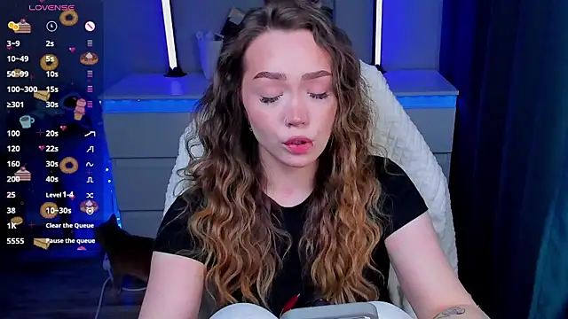 Evia r0se online show from February 15, 1:32 pm