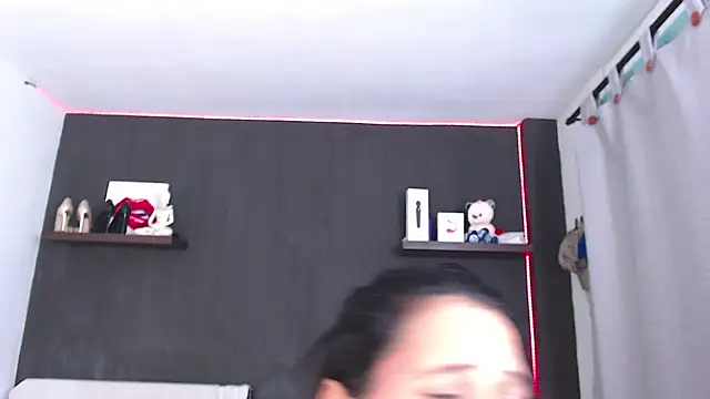 SusanLeroy online show from April 19, 9:20 am