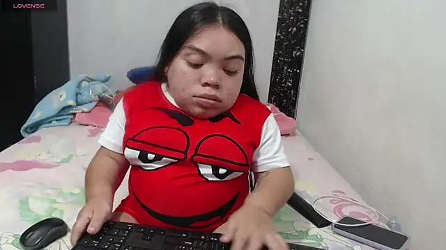 Michelle Brooks online show from April 26, 5:49 am