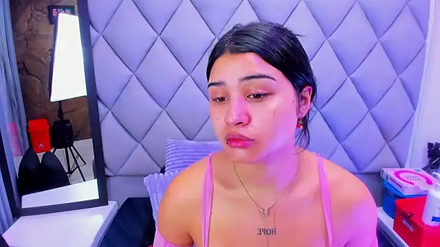 venusowen  online show from November 22, 12:30 pm