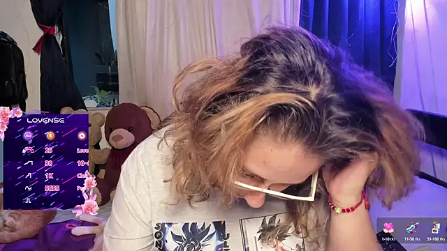 Snapshot of AnnieBigBoobs chatting on September 29, 10:37 pm AnnieBigBoobs online show from September 29, 10:37 pm