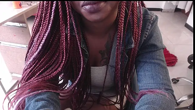 Snapshot of _Zooee chatting on October 9, 2:43 pm Zooee online show from October 9, 2:43 pm