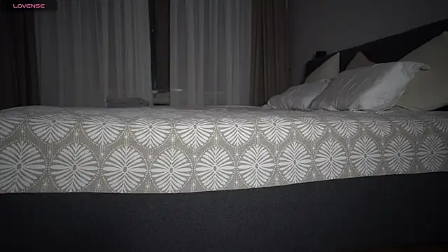 aya  hitakayama online show from November 30, 12:15 am