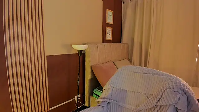 Little Ivy online show from April 8, 8:11 pm