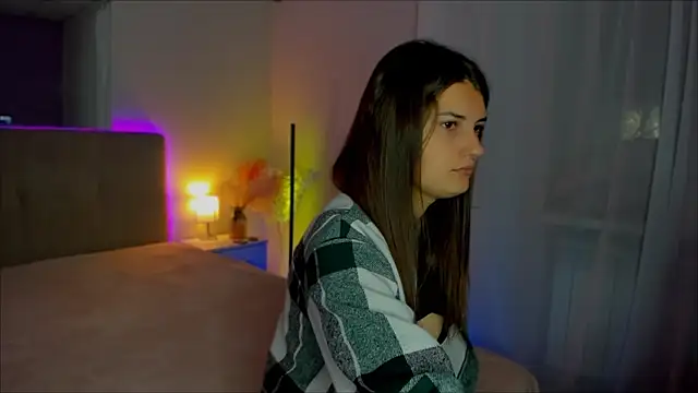 Laura Leee online show from September 26, 5:49 am