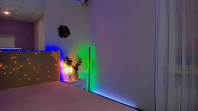 Laura Leee online show from January 14, 6:29 am