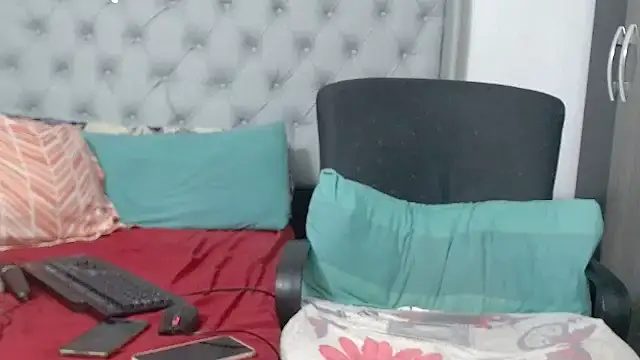 Bustyredx online show from November 17, 11:16 pm