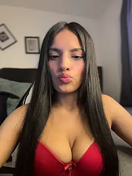 Dulceeany online show from May 5, 10:35 pm