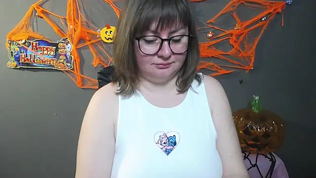 Snapshot of ZannaDreil chatting on October 14, 8:00 pm ZannaDreil online show from October 14, 8:00 pm