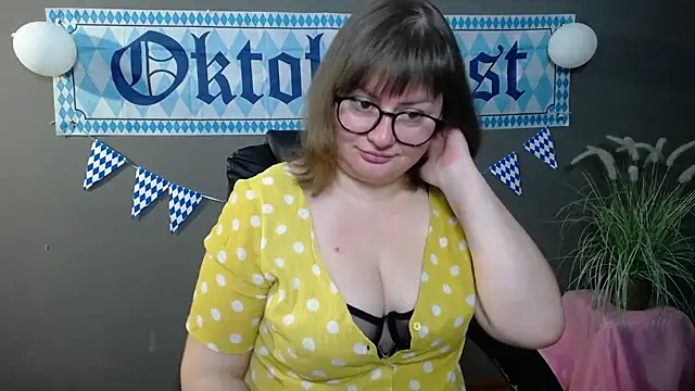 Snapshot of ZannaDreil chatting on October 11, 7:27 pm ZannaDreil online show from October 11, 7:27 pm