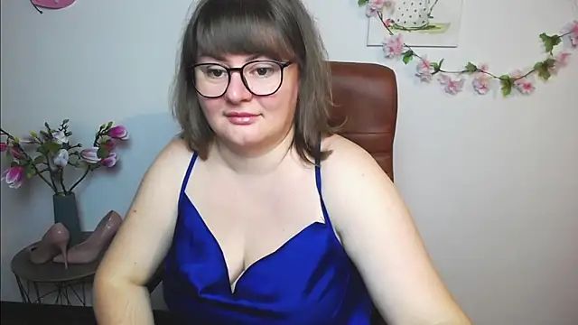 Snapshot of ZannaDreil chatting on September 13, 6:16 pm ZannaDreil online show from September 13, 6:16 pm