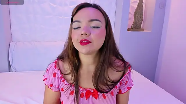 EmilyRouss  online show from November 12, 7:23 pm