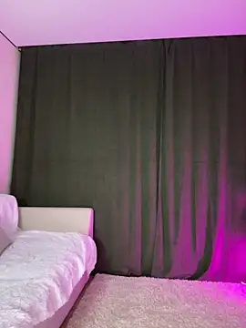 LoveLuna  online show from April 12, 9:28 pm