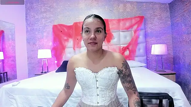 MelaniieRoux online show from October 16, 11:35 am