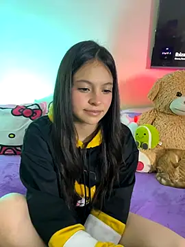 LucyEvans  online show from November 19, 4:23 am