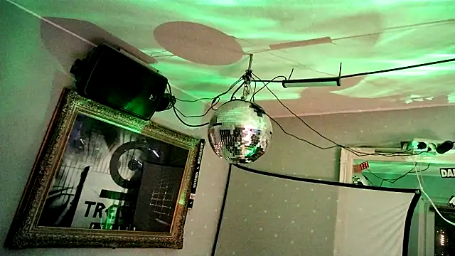 Snapshot of pillepallex84x chatting on October 30, 9:16 pm pillepallex84x online show from October 30, 9:16 pm