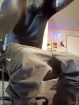 lit702 online show from April 5, 7:35 pm