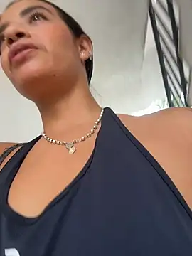 Laura fernandezII online show from April 10, 7:31 pm