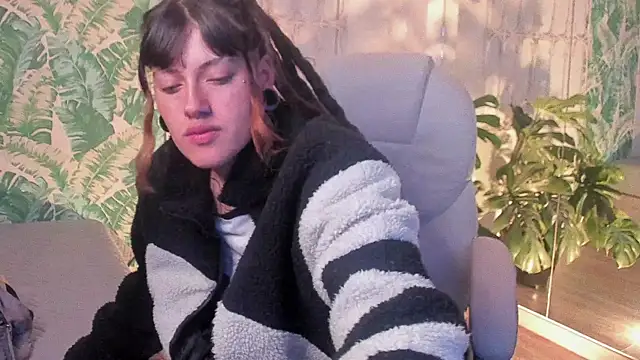  sharlotte777 online show from December 19, 2:20 pm