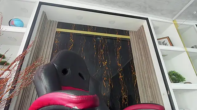 Princess Violett online show from December 2, 2:41 pm