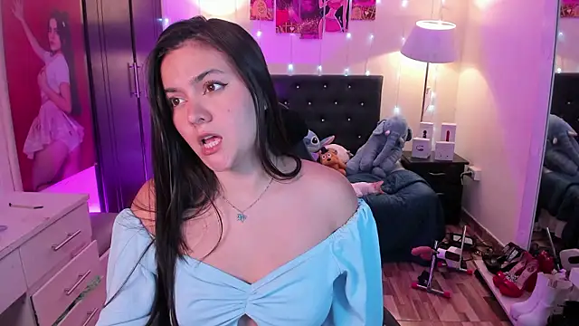 NahiaraEvans  online show from February 5, 7:17 pm