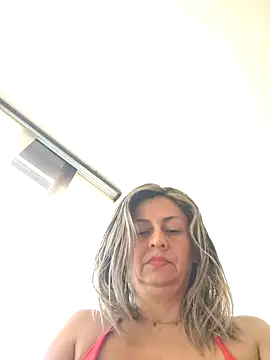 Latiinvenushot online show from December 19, 4:43 pm