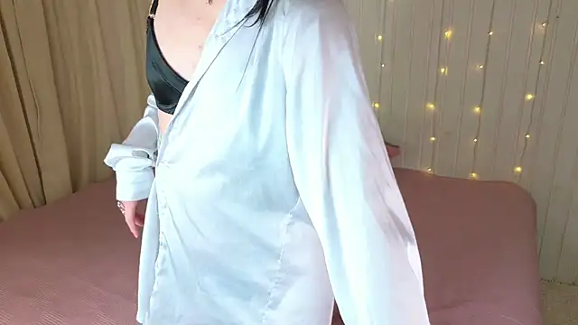 CarrieAmber online show from October 29, 2:20 pm