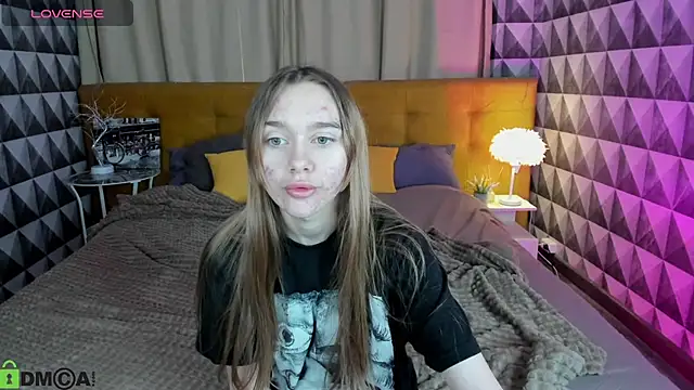Snapshot of Lesi_Moonie01 chatting on September 10, 8:25 am Lesi Moonie01 online show from September 10, 8:25 am