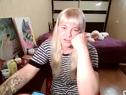 Snapshot of Lia_Laguna77 chatting on September 11, 5:35 pm Lia Laguna77 online show from September 11, 5:35 pm