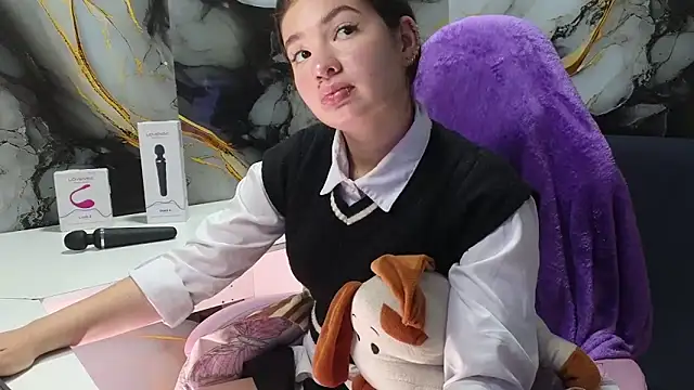 lilimini032 online show from February 23, 8:19 pm