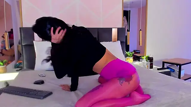 GabyPetit online show from November 20, 8:32 pm