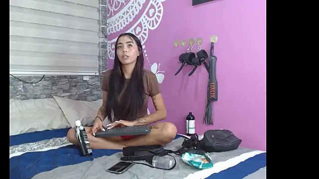 AntonellaAndNoah online show from January 16, 4:52 am