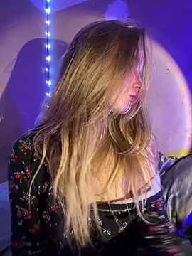 saint cat25 online show from April 12, 11:39 pm