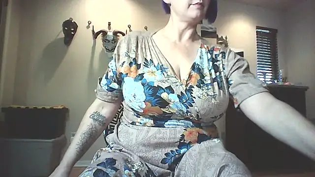Snapshot of Big-Tits-McGee chatting on October 21, 6:34 pm Big-Tits-McGee online show from October 21, 6:34 pm