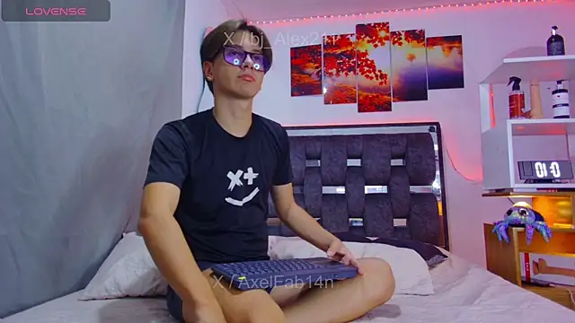 Alex and Fabian online show from June 5, 8:48 pm