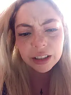 madelaine- online show from January 14, 6:35 pm