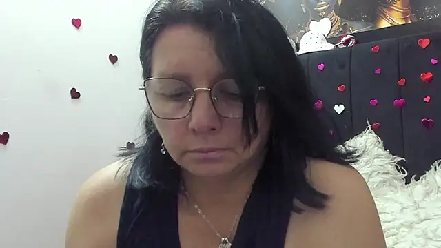 Evaaross 2345 online show from March 5, 3:30 pm