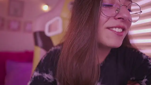 milly kenner online show from April 14, 6:52 pm