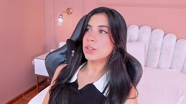 zia cooper online show from March 20, 6:46 pm